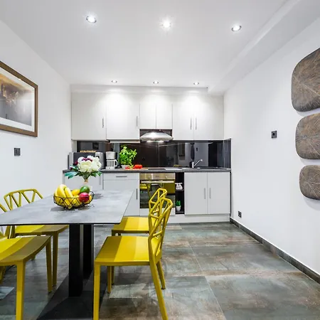 Zatvoreno Zbog Recenzije Nia Deluxe Apartment
