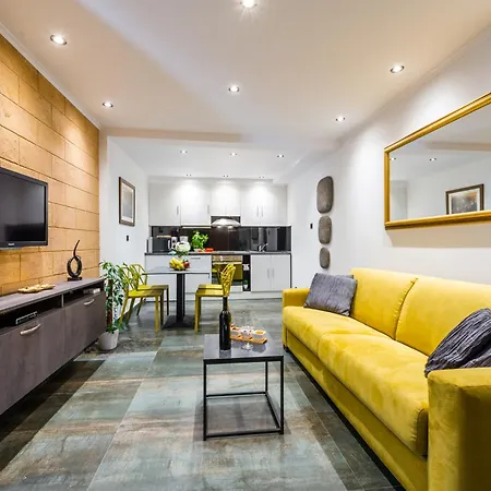 Zatvoreno Zbog Recenzije Nia Deluxe Apartment *