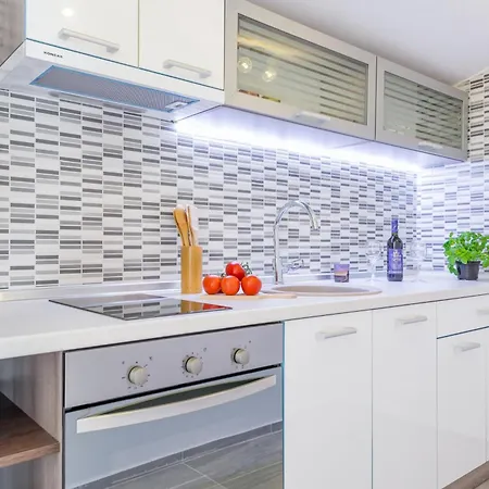 Zatvoreno Zbog Recenzije Nia Deluxe Apartment