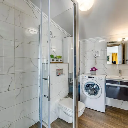 Zatvoreno Zbog Recenzije Nia Deluxe